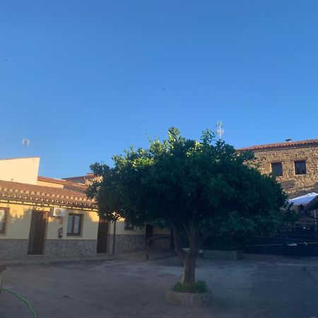 Hosteria La Higuera Hotel Garrovillas De Alconetar Exterior photo