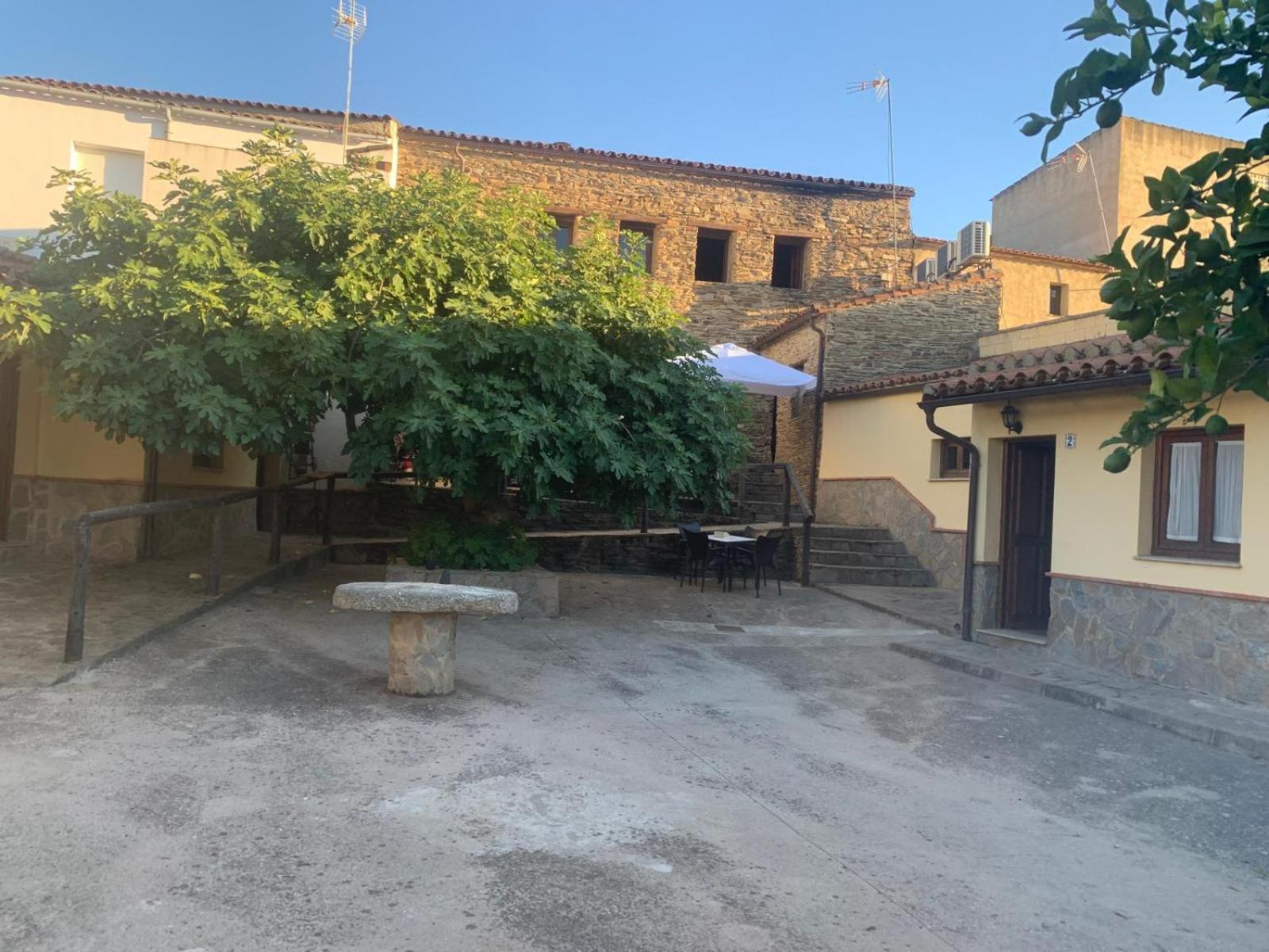 Hosteria La Higuera Hotel Garrovillas De Alconetar Exterior photo